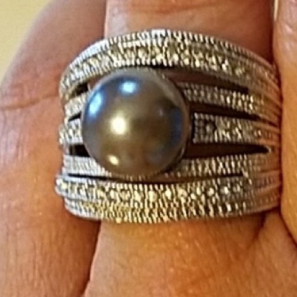 Gorgeous statement ring - Picture 2 of 3